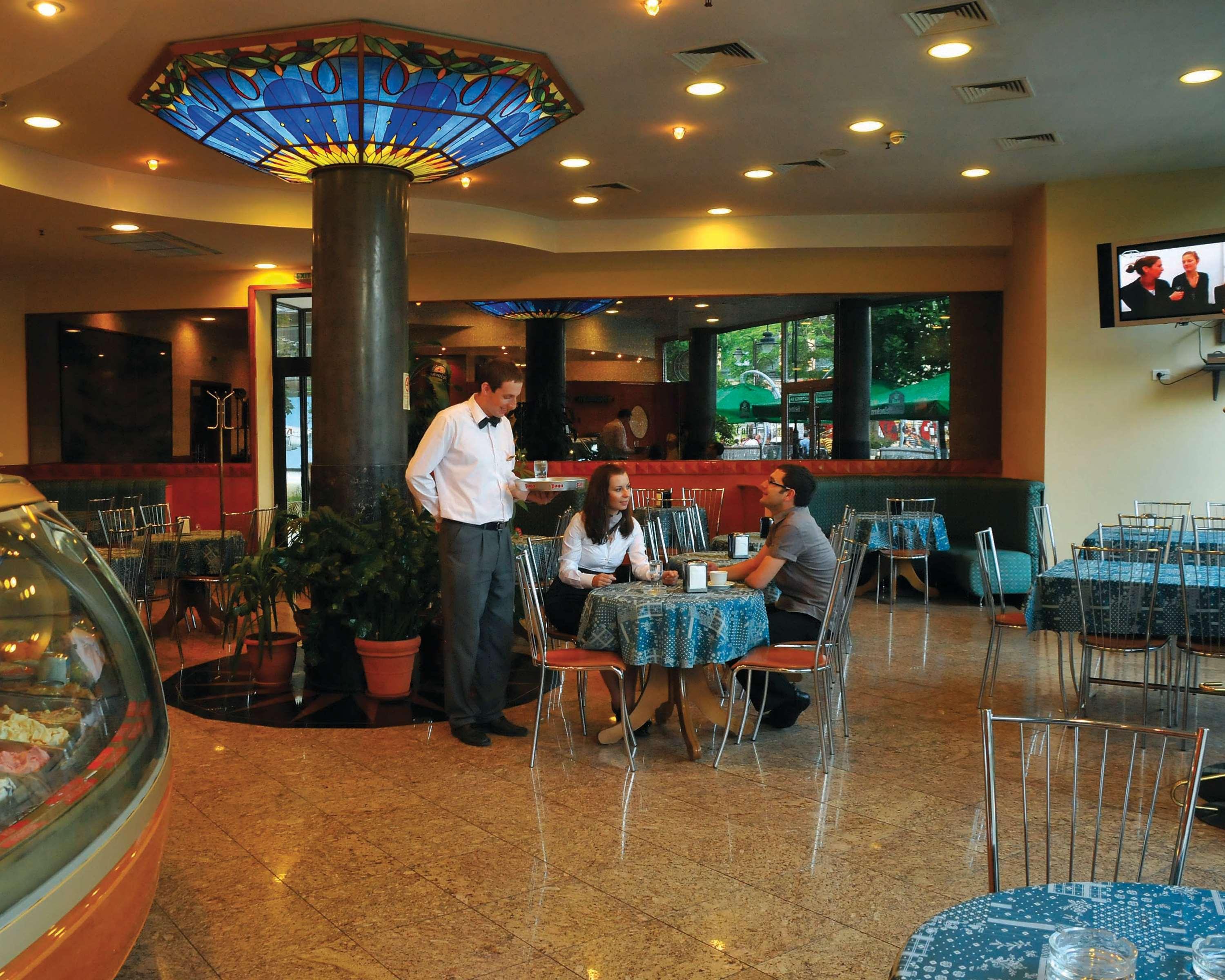 Best Western Hotel Turist スコピエ レストラン 写真